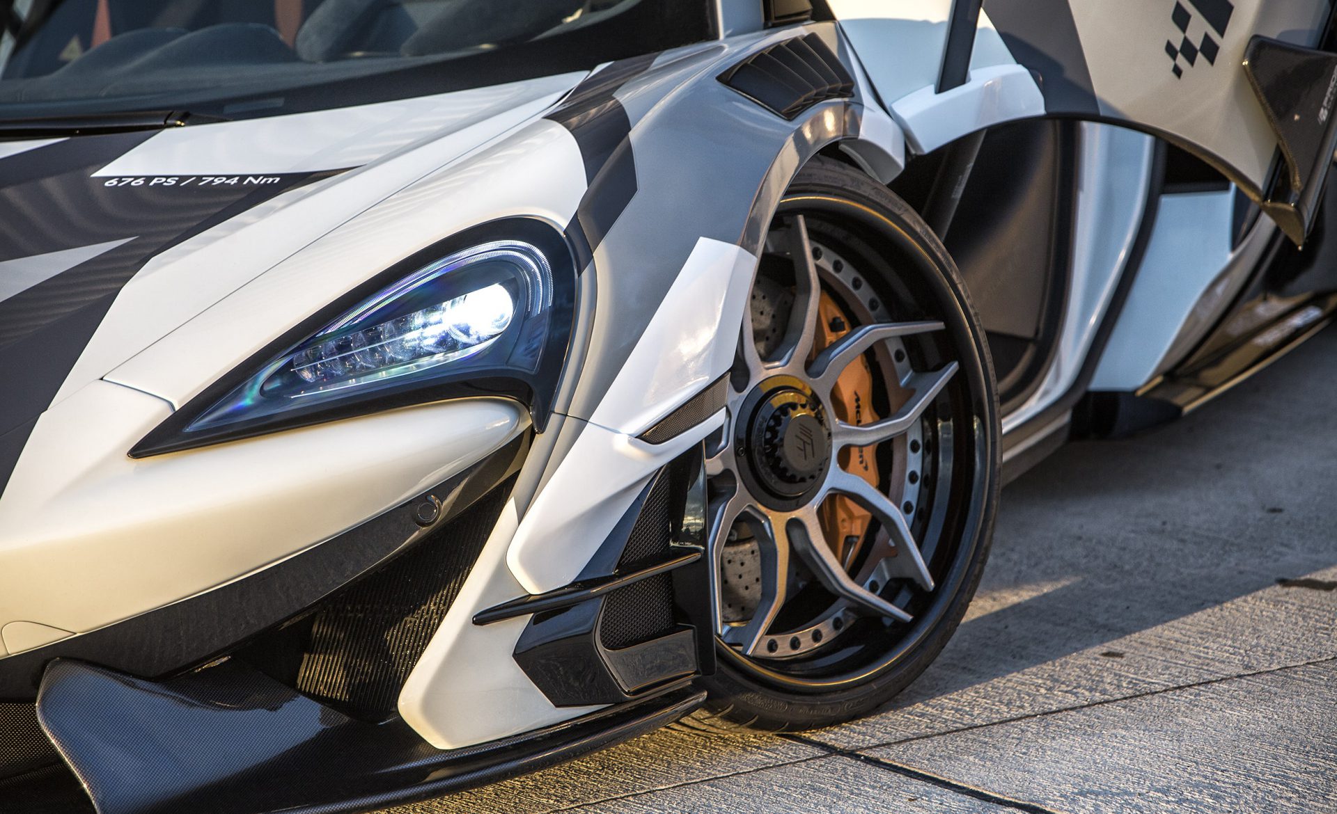 PD1 Side Parts with Air-Intakes for Front Bumper for McLaren 570S
