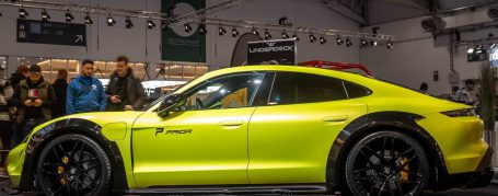 Porsche Taycan Widebody Messepremiere - Essen Motor Show 2022